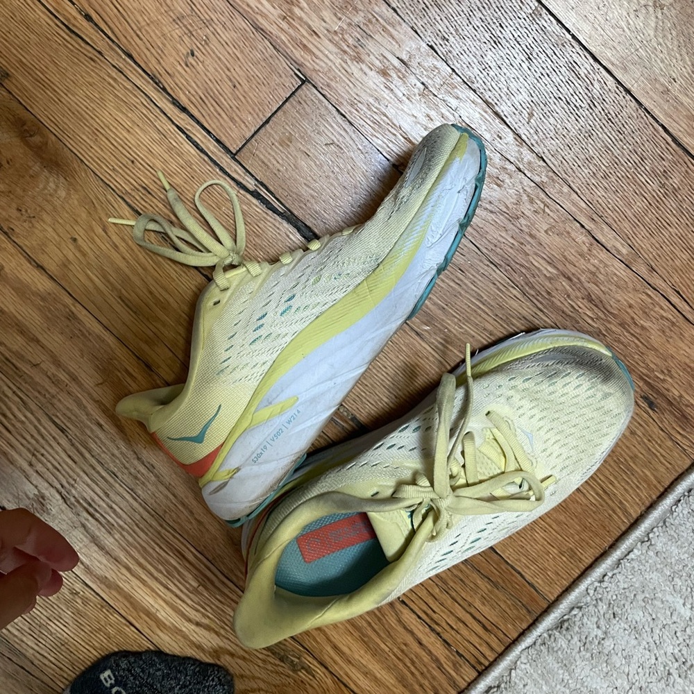 Hoka Clifton 9